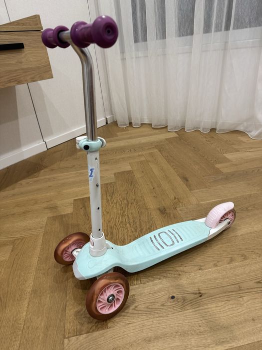 Trotineta Oxelo B1 500 3 roti cu lumini in fata