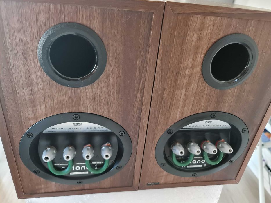 Тонколони Mordaunt-Short Aviano 1