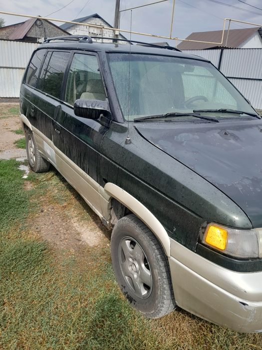 Продаю машину mazda mpv