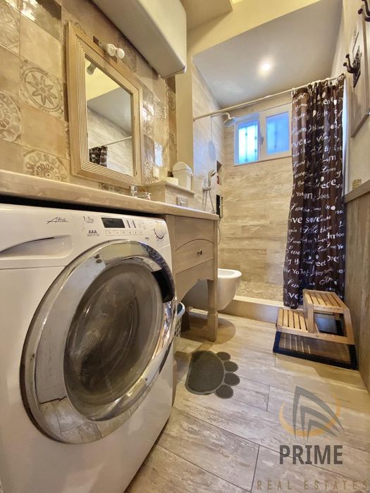 Дава се под наем Тристаен апартамент в Бургас, Център - 80 кв.м за 750 € - Снимка #5