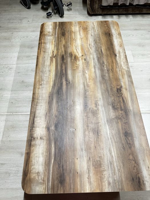 Продам жер стол и 4 стульчика