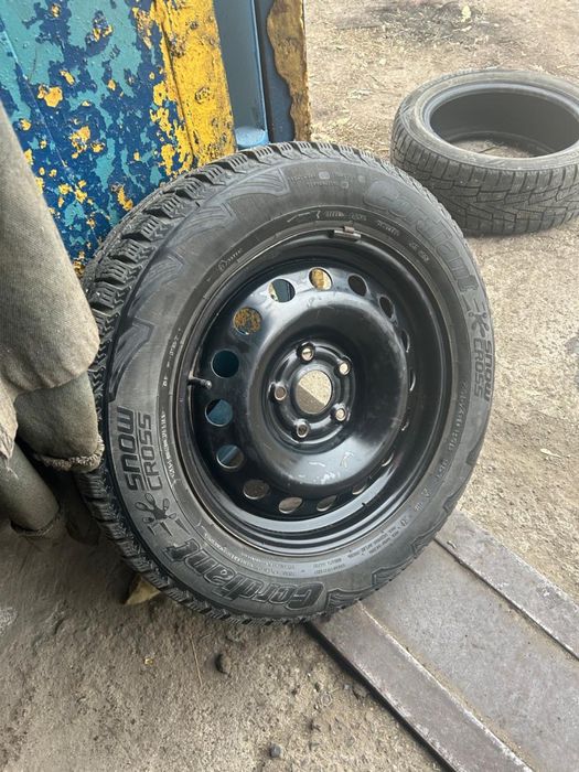 Продам зимние шины с дисками R16