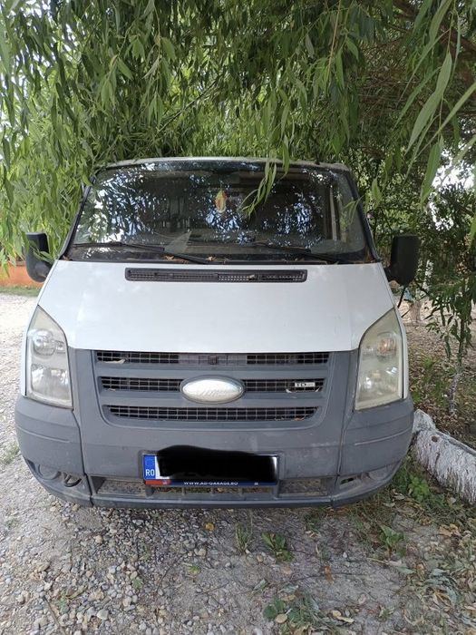 Vand autoutilitara Ford