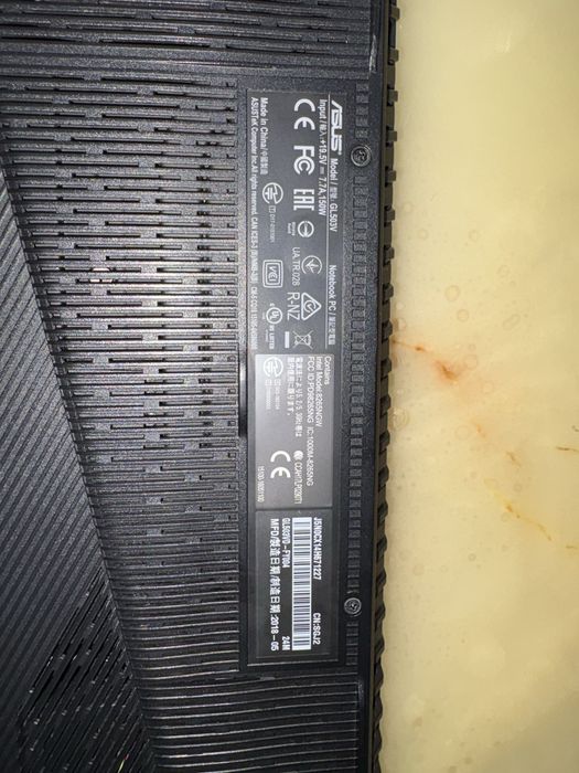 ASUS ROG Strix GL503 -i7, GTX1050Ti, 16GB RAM, SSD+HDD, gaming