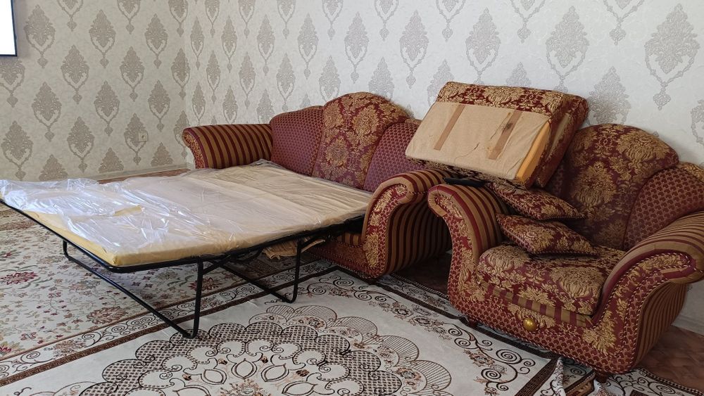 Продам диван торг уместен