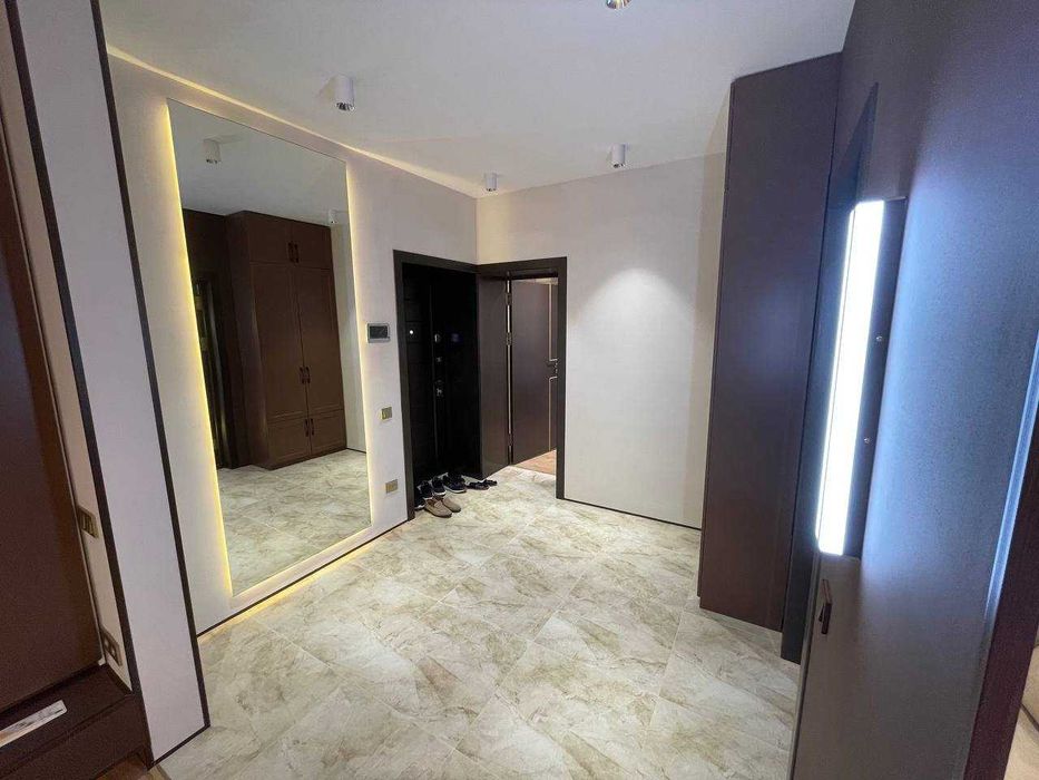 Сдается на Ц-1  возле кафе Бибигон