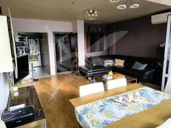 Дава се под наем Тристаен апартамент в Бургас, Лазур - 116 кв.м за 315000 € - Снимка #1