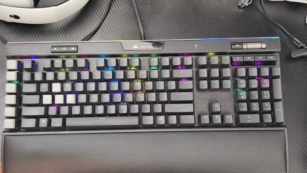 Tastatura Mecanica Corsair K95 RGB Platinum XT