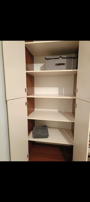 Шкаф почти новый с доводчиками,диван, стол, холодильник