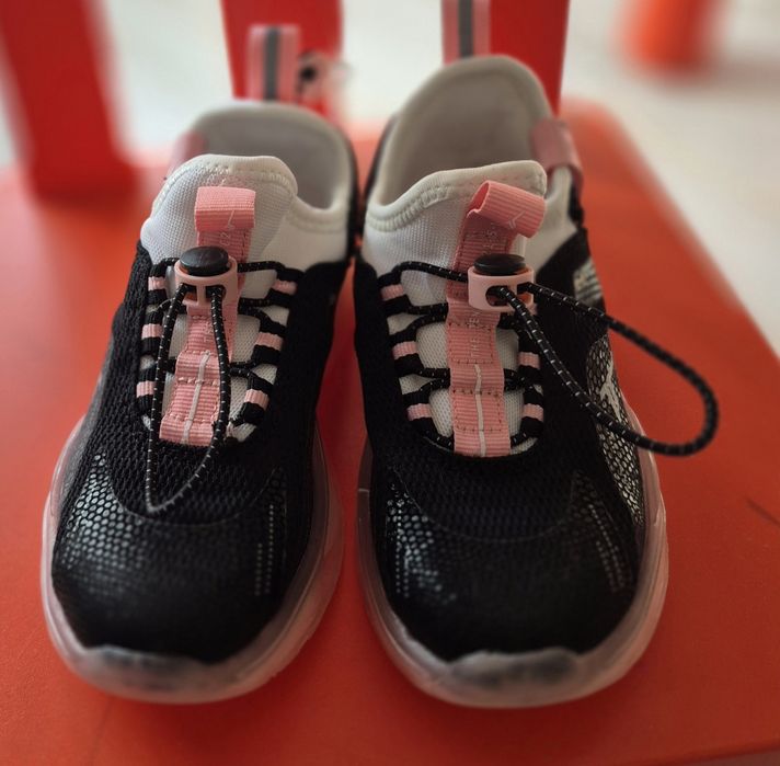 Adidasi pentru fetite