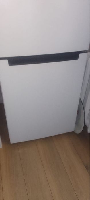 Продам Холодильник( заклинил копрессор)