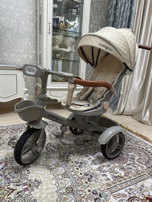трёхколёсый детский велосипед