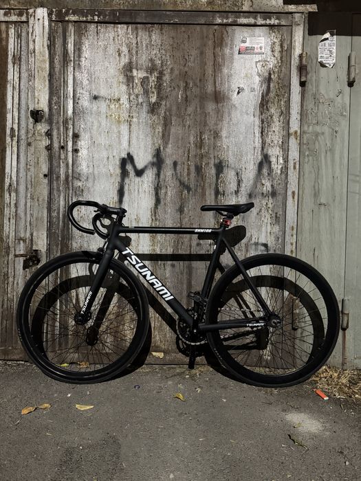 С комплект и тормоз есть