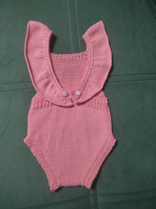 Продам вязаные детские вещи