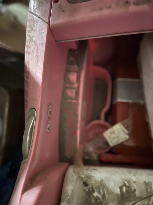 Продам детскую машину.