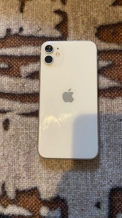 продам айфон 11 срочно