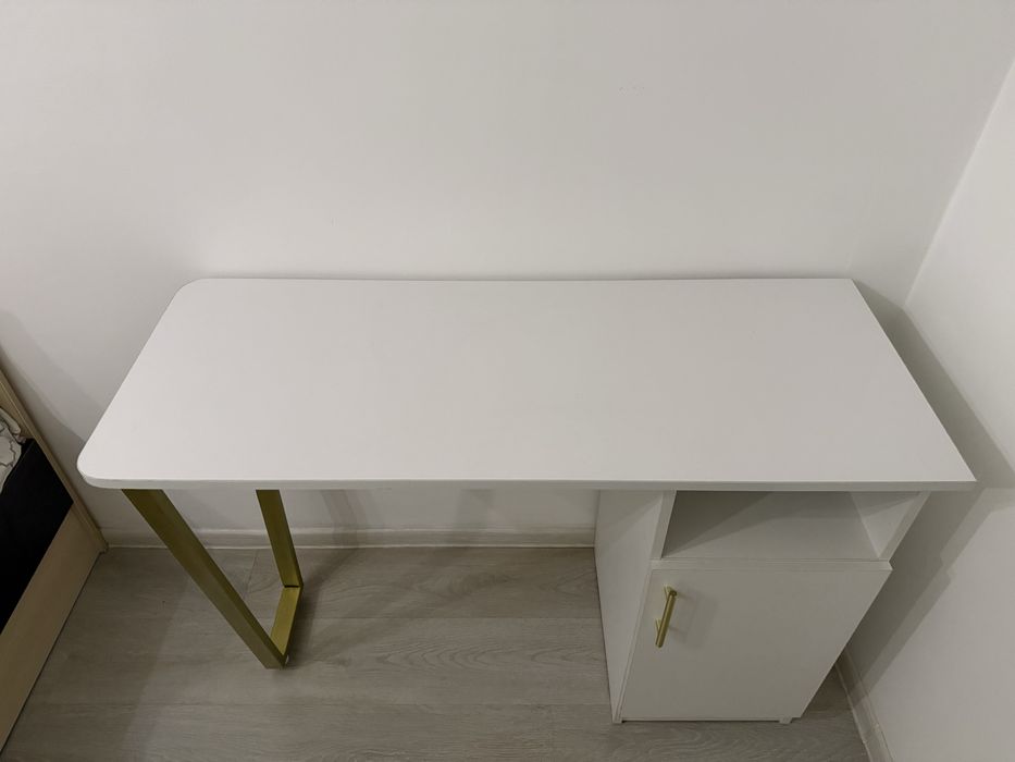 Продам рабочий/маникюрный стол