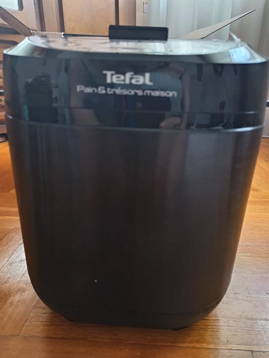Vând mașină de pâine Tefal