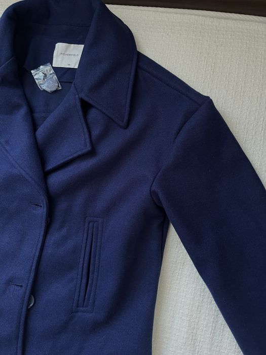 Стилно дамско късо палто