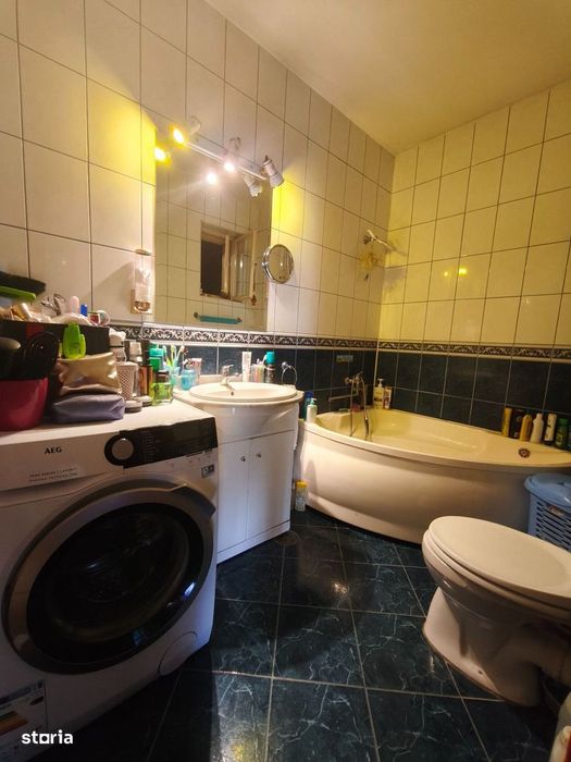 Apartament 3 camere, 97 mp(etaj 1) + 2 spații anexe în aceeași curte