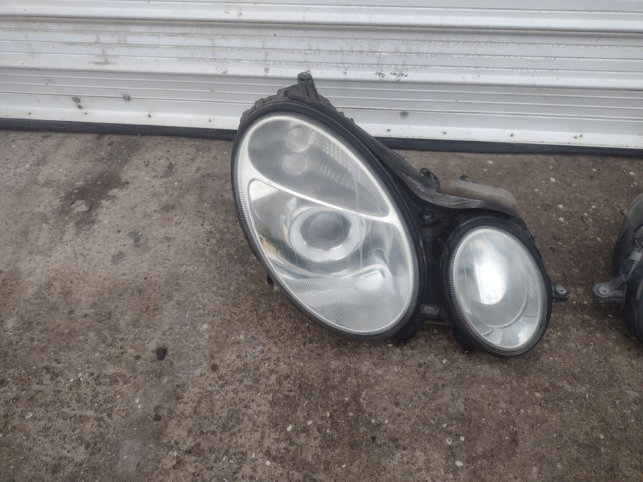 Продавам фарове за mercedes w211 авангард