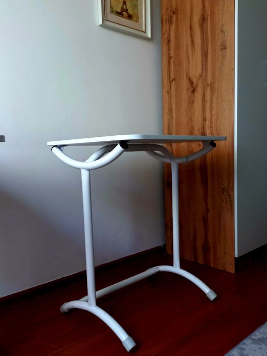 Парта с креслом.