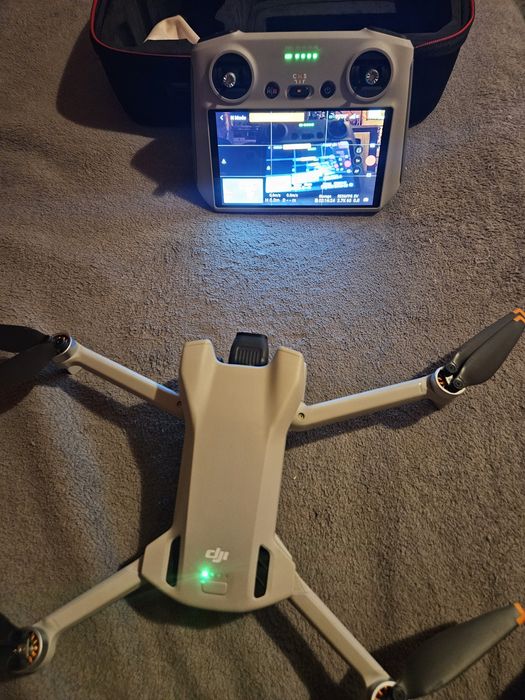 Vând Dronă Dji Mini 3/Telecomandă Dji  RC RM 330