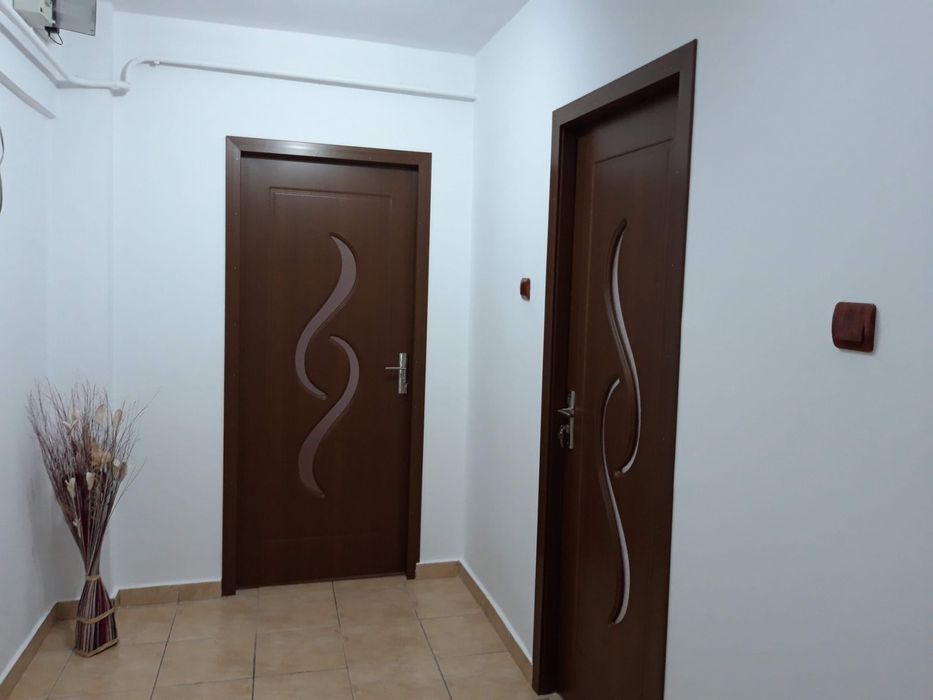 Inchiriez apartament 2 camere