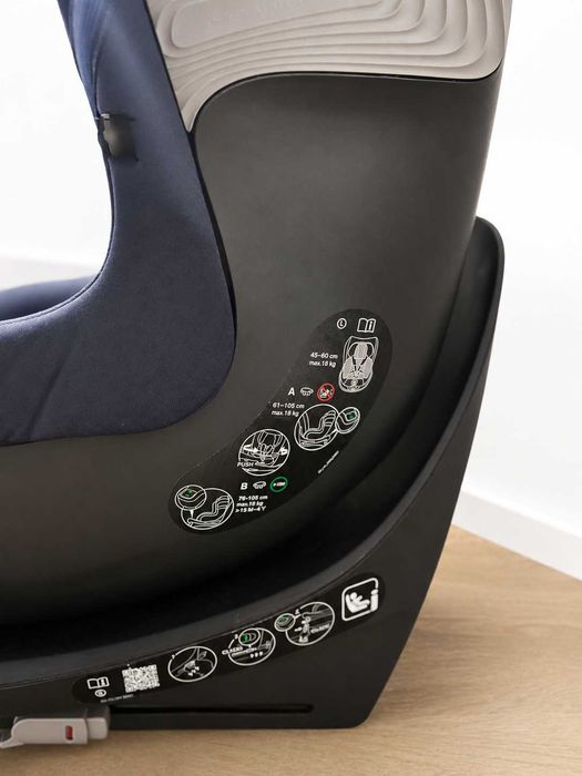 CYBEX Стол за кола с база (40-105см) SIRONA S I-SIZE - стол за кола от 0 до 4 години с Isofix - тъмносин