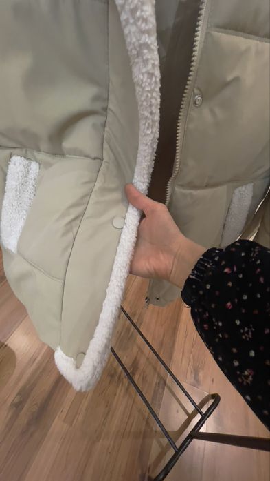 Теплая куртка в отличном состоянии