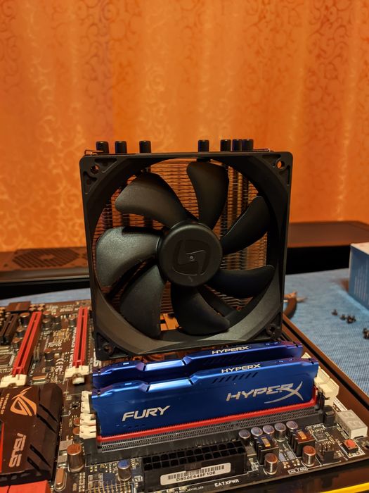 Vand (fara schimburi+pret fix) diverse componente PC,cititi descrierea