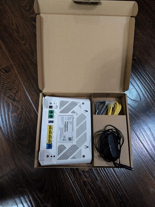 двухдиапазонный Wi-Fi роутер Zyxel EMG5523-T50B