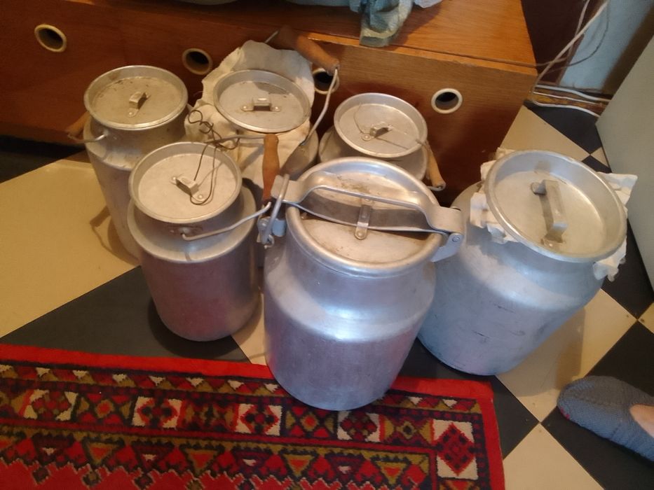 Фляга 10 литров, бидоны 10 литров 1 шт, 5 литров 4 шт.