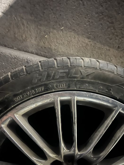 Диск с шиной в идеальном состоянии