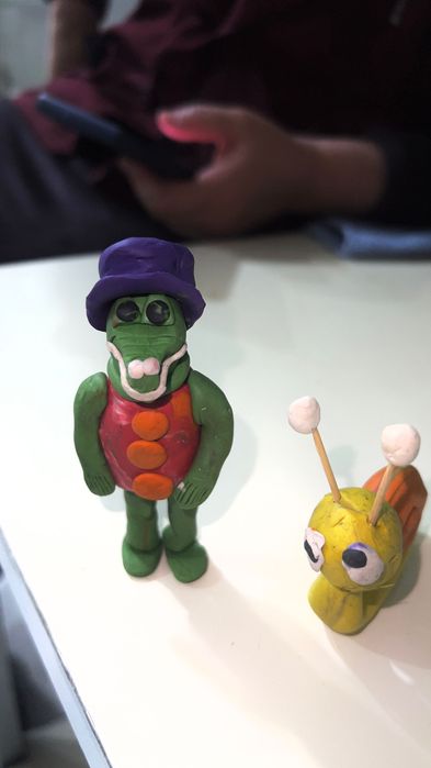 Qo'l mehnati sotiladi