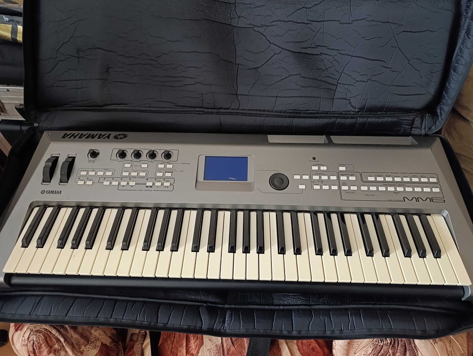 Продавам синтезатор Yamaha MM6