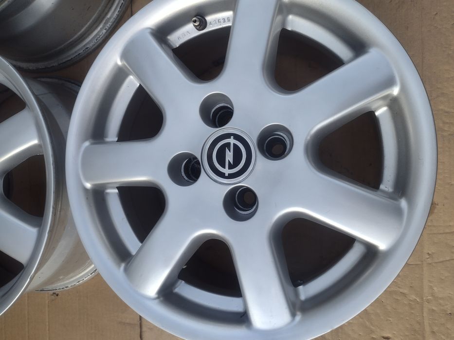 Перфектни Centra 15-4x100 ET37. 7j Opel Astra  GSI
