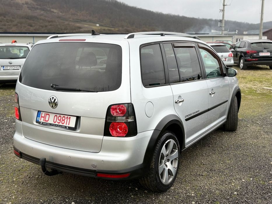 Volkswagen touran cross 1,4 benzină An fab 2010 euro 5 cutie DSG