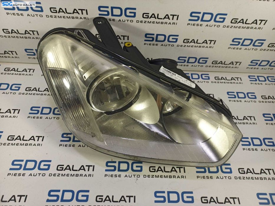 Far Dreapta FARA Xenon Ford C-Max 2007 - 2010 Cod 7M51-13W029-BC [L1522]