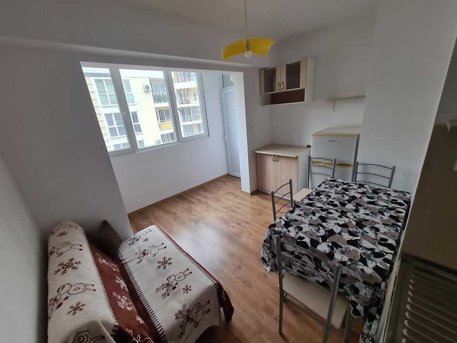 Дава се под наем Едностаен апартамент в Бургас, Зорница - 46 кв.м за 153 € - Снимка #1