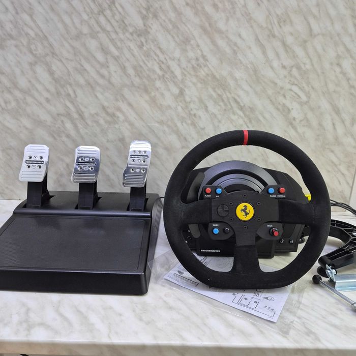 Volan Thrustmaster T300 Ferrari Integral RW Alcantara Edition pentru PlayStation 5, 4, PC
