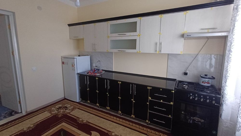 Raysentirda Doʻmboq Juja yonda Yangi Navastroykada Kv bor