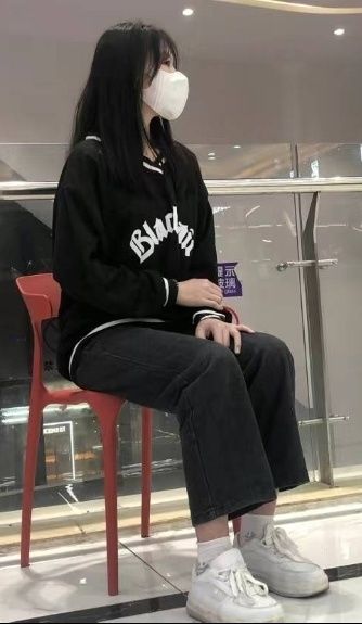 Утёпленный стильный свитшот