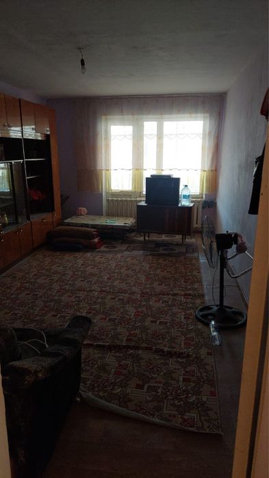 Продам  трехкомнатную квартиру