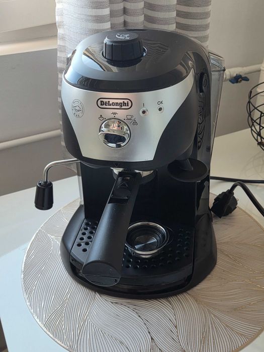 Aparat de cafea Delonghi