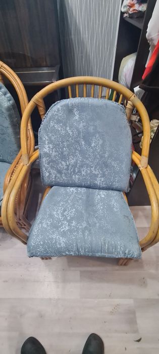 Диван деревянный