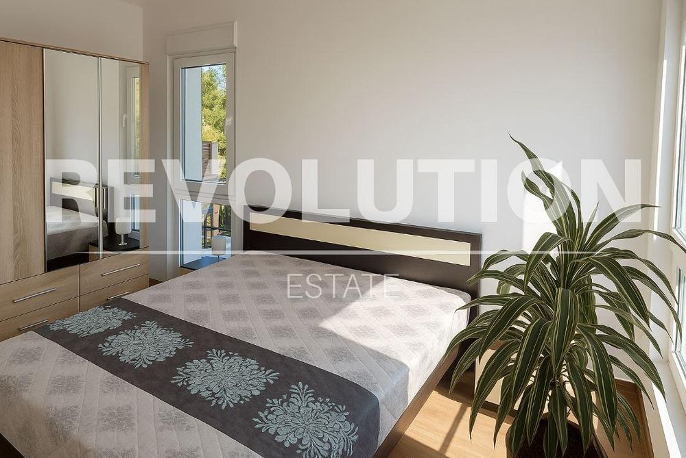 Дава се под наем Двустаен апартамент в Варна, Бриз - 55 кв.м за 450 € - Снимка #4