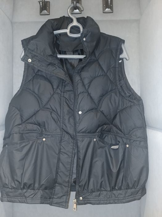 Продам.    Жалетка жен