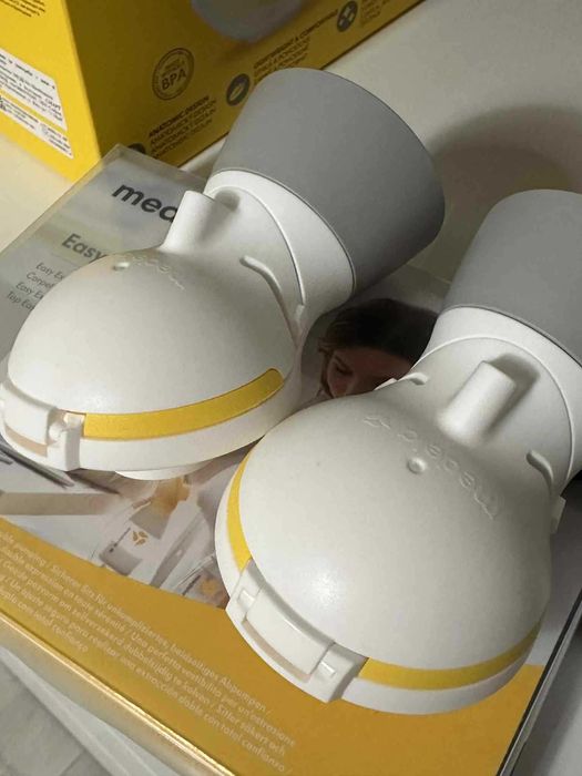 Комплект Medela помпа, чаши, фунии и бюстие