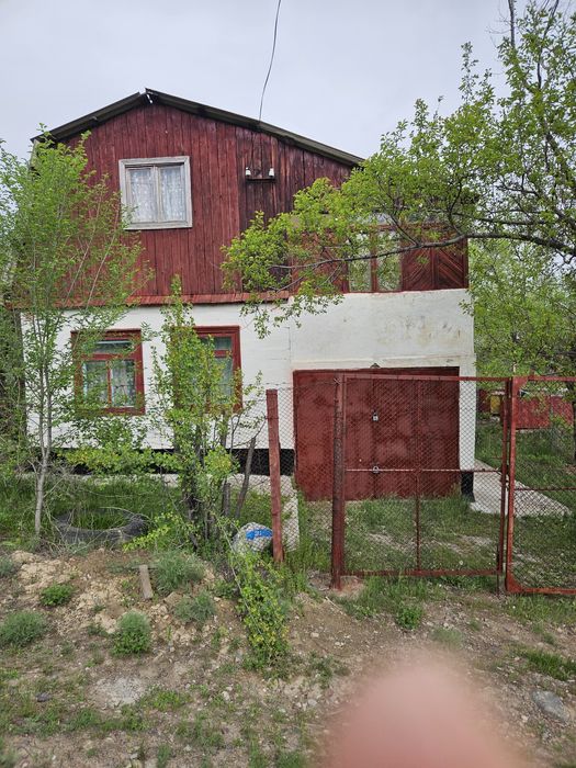 Продам уютную дачу Турар